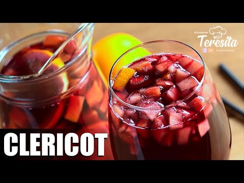 Bebida con vino y frutas